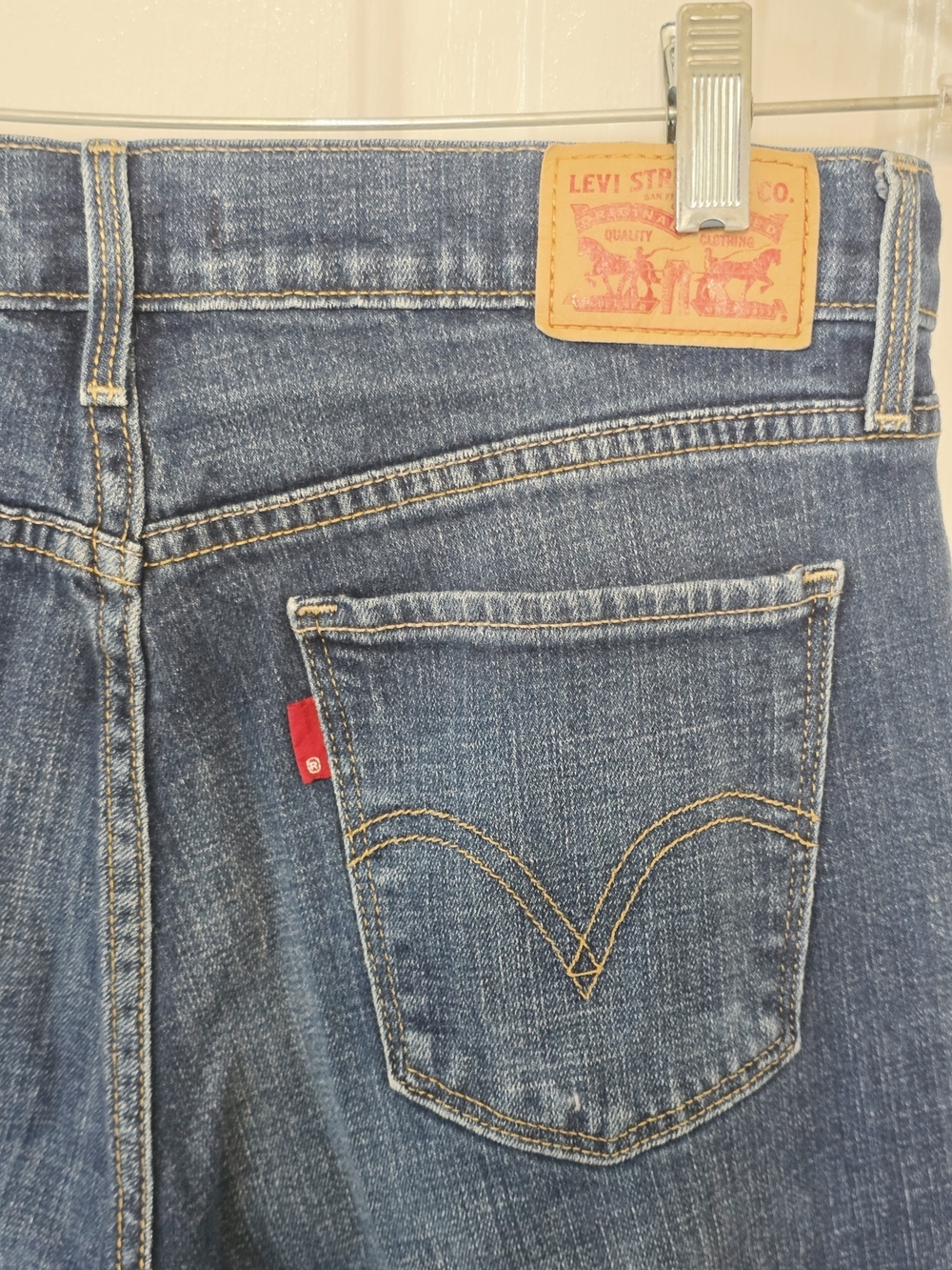 Levi's Dark Indigo 515 Boot Cut Jeans Size 4 Dark Wash - Picture 4 of 7
